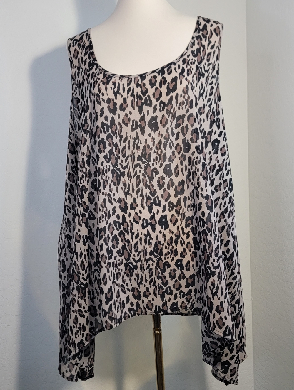 Torrid Sleeveless Leopard Print Semi Sheer Flowy Blouse Size 3